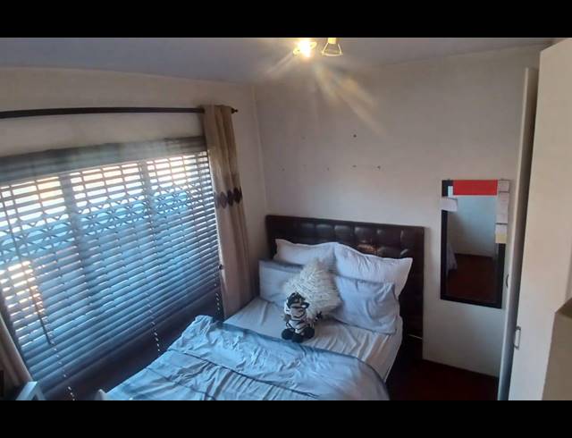 4 BEDROOM TOWNHOUSE FOR SALE IN MONDEOR